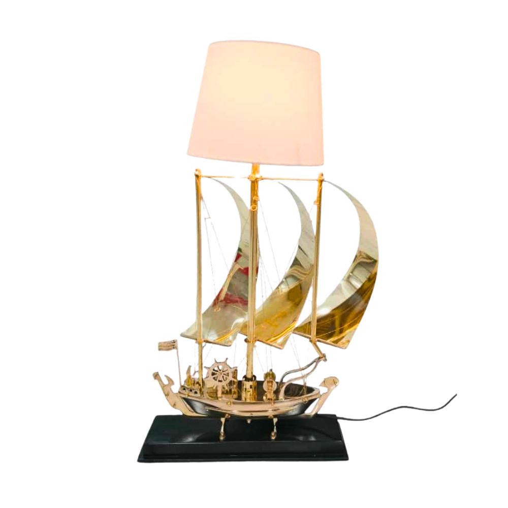 Classic Brass Ship Lamp Home Decoration Showpiece