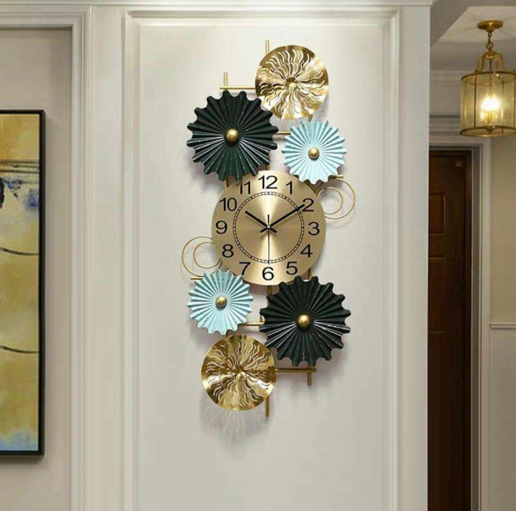 Circular Decorative Metal Wall Clock