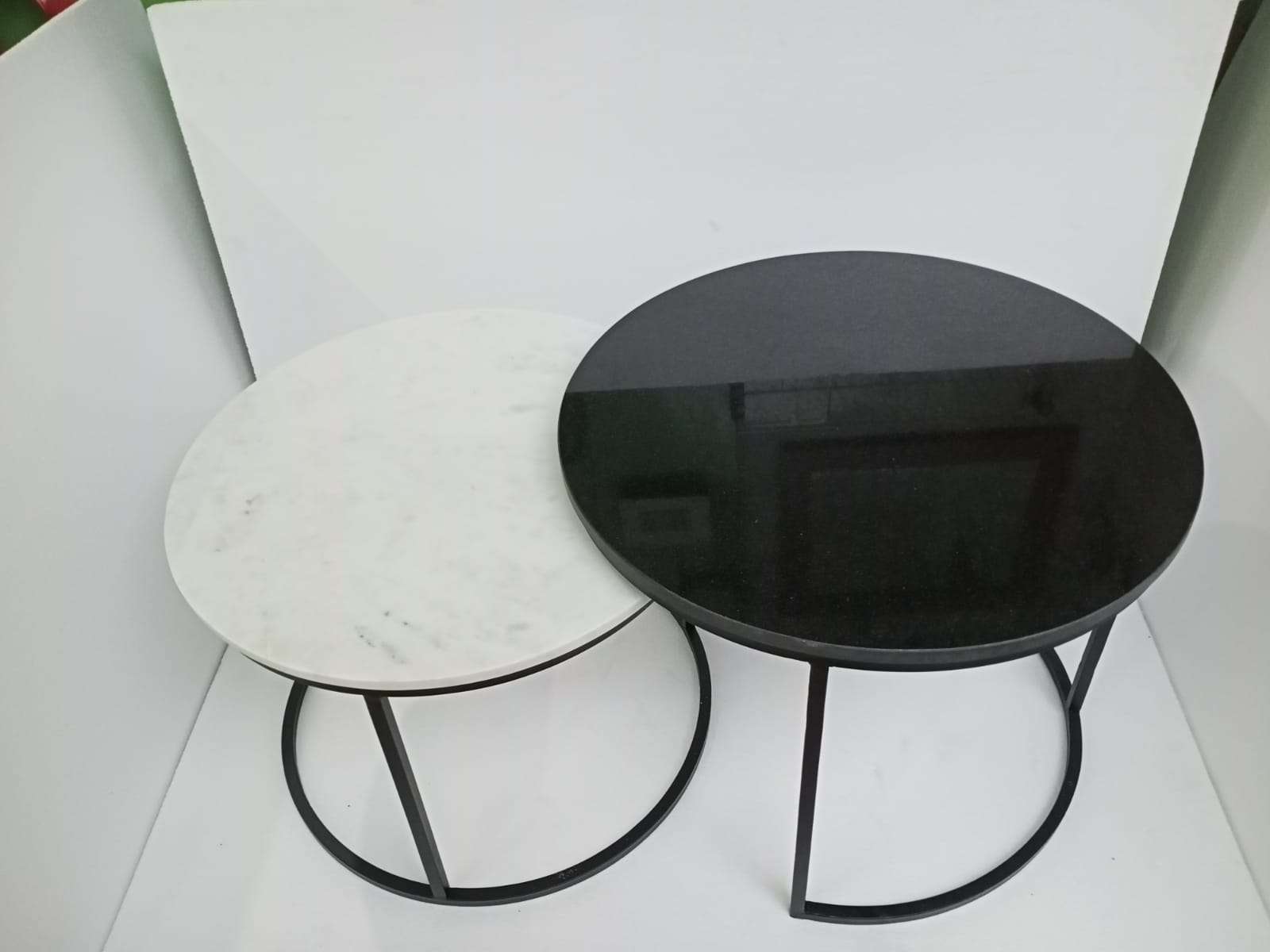Black Round Coffee Table (Set of 2)